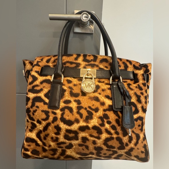 Michael Kors Hamilton satchel W lock, key and real dyed calf hair cheetah color - Picture 1 of 9